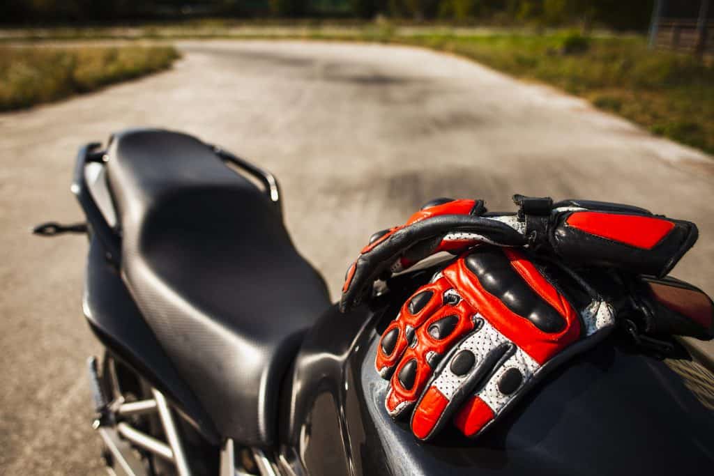 Come scegliere gli specchietti per la tua moto design e funzionalità